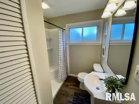 1305 Dean St, Centralia, IL 62801 photo 9