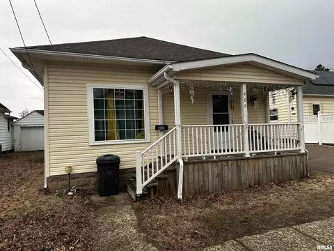406 S Buchanan St, Marion, IL 62959