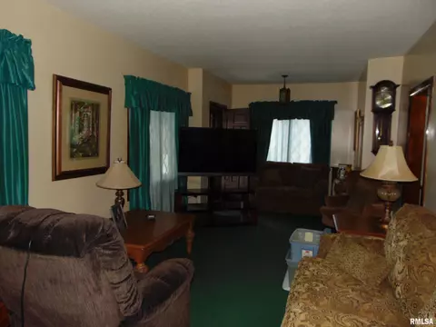 609 Washington Ave, Dowell, IL 62927 photo 7