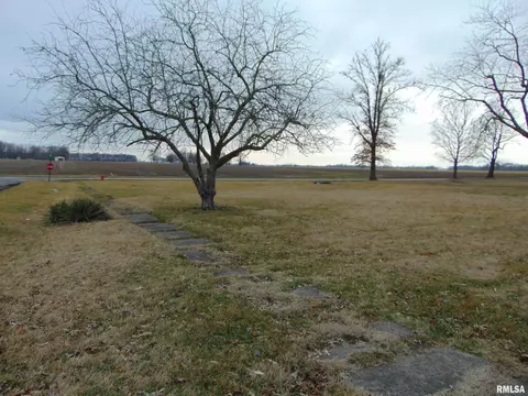 609 Washington Ave, Dowell, IL 62927 photo 6