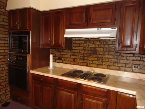 609 Washington Ave, Dowell, IL 62927 photo 9