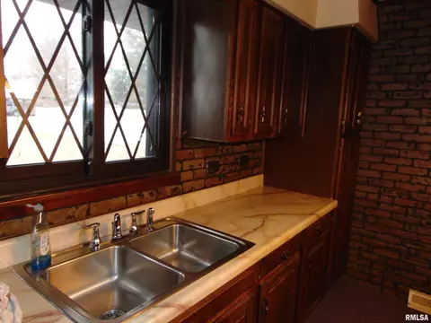 609 Washington Ave, Dowell, IL 62927 photo 8