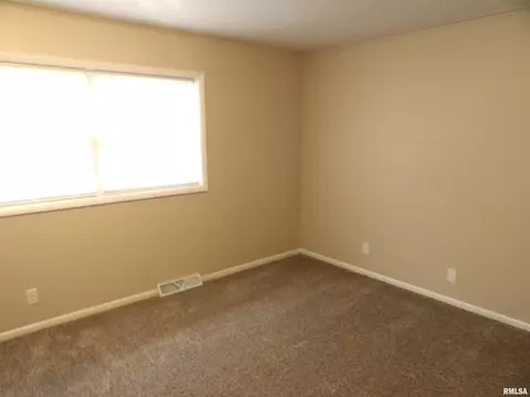 1008 Glendale St, Benton, IL 62812 photo 18