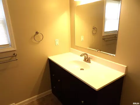 1008 Glendale St, Benton, IL 62812 photo 21