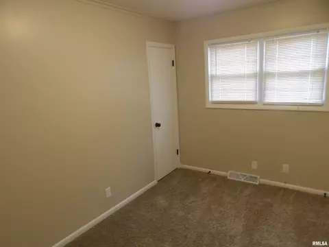 1008 Glendale St, Benton, IL 62812 photo 24