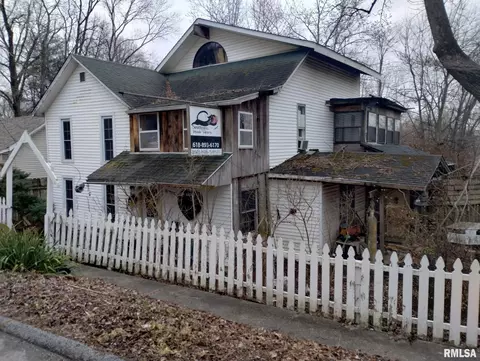 203 E Ash St, Cobden, IL 62920 photo 1