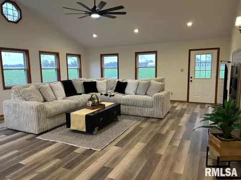 12266 E Violet Rd, Mount Vernon, IL 62864 photo 10