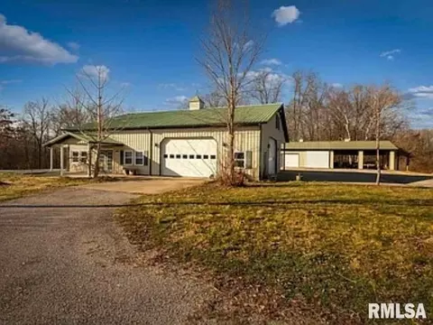 361 Cherokee Ridge Ln, Carbondale, IL 62901