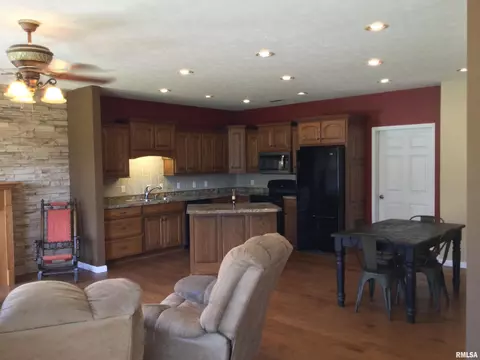 1945 Balcom Rd, Anna, IL 62906 photo 6