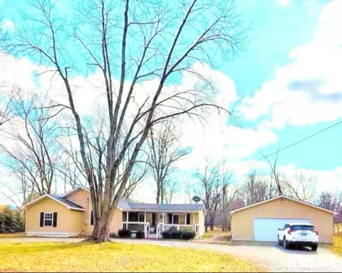1316 W Stotlar St, Herrin, IL 62948