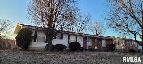 31 SW Crescent St, Mount Vernon, IL 62864