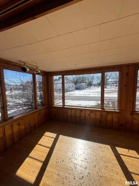 311 W Helen Ave, Christopher, IL 62822 photo 16