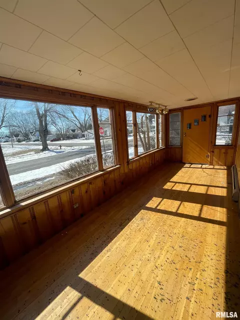 311 W Helen Ave, Christopher, IL 62822 photo 14