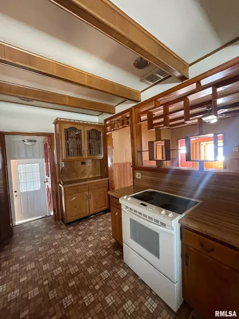 311 W Helen Ave, Christopher, IL 62822 photo 20