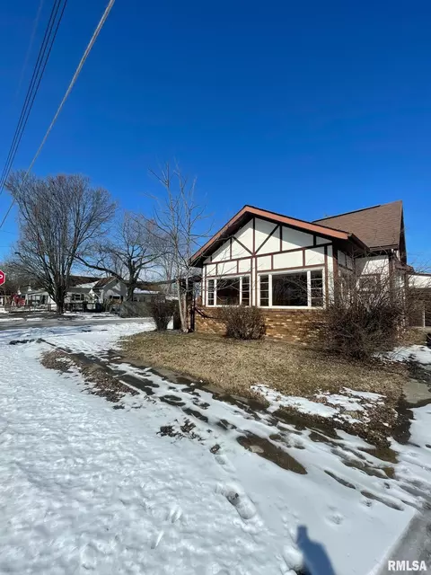 311 W Helen Ave, Christopher, IL 62822 photo 7