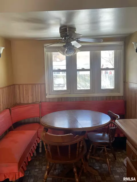 311 W Helen Ave, Christopher, IL 62822 photo 21