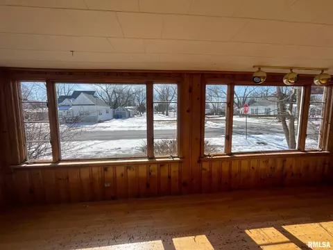 311 W Helen Ave, Christopher, IL 62822 photo 15