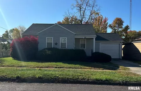 1104 E Oak St, West Frankfort, IL 62896