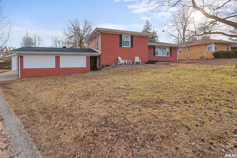 1601 Turnage Ln, Marion, IL 62959