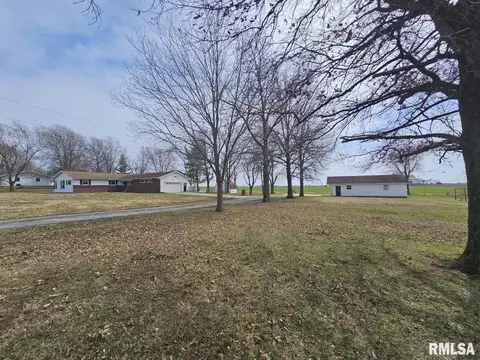 1382 W Stacey Rd, Richview, IL 62877