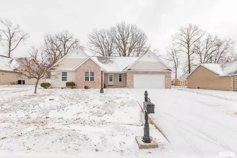 104 Breeze Dr, Carterville, IL 62918