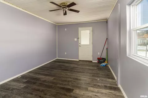 920 S 10th St, Herrin, IL 62948 photo 15