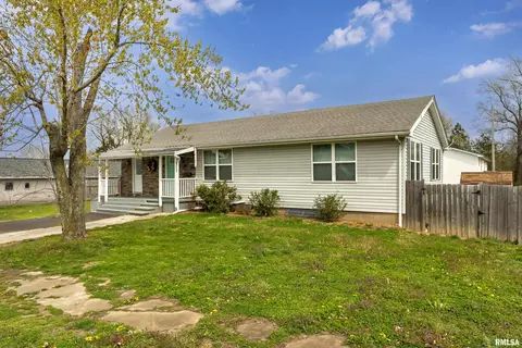 920 S 10th St, Herrin, IL 62948 photo 2