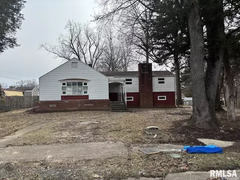 906 W Jackson St, Vandalia, IL 62471