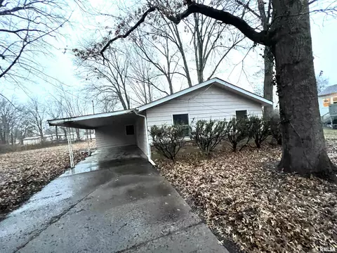 1422 N Pierce St, Carbondale, IL 62901