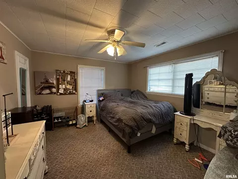 209 NW 2nd St, Casey, IL 62420 photo 7