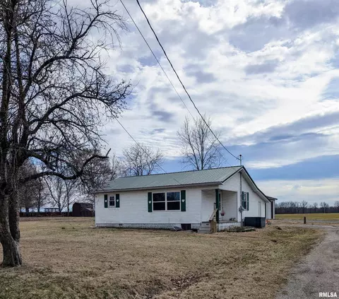21864 Illinois Ave, Thompsonville, IL 62890