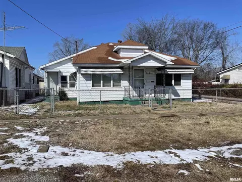 1009 Vienna St, Metropolis, IL 62960