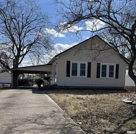 2135 Clay St, Murphysboro, IL 62966