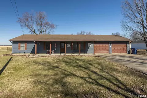 307 Kings Ave, Ewing, IL 62836