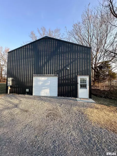 109 Clay St, Herrin, IL 62948