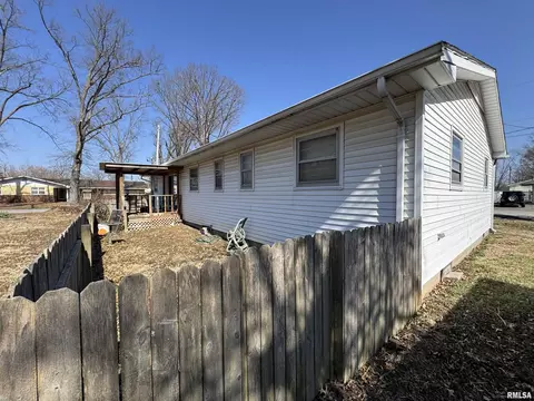 900 S Eisenhower St, Marion, IL 62959 photo 16