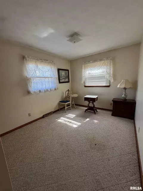 900 S Eisenhower St, Marion, IL 62959 photo 12