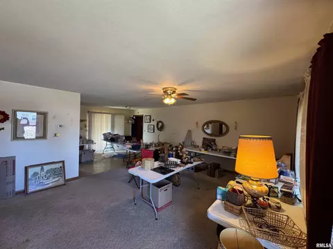 900 S Eisenhower St, Marion, IL 62959 photo 3