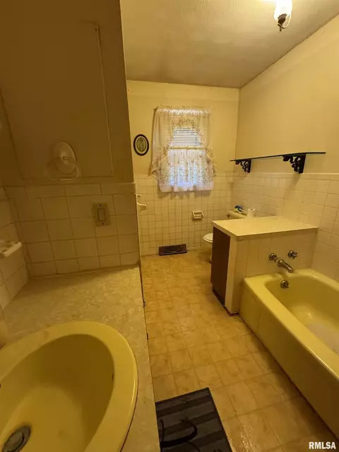 900 S Eisenhower St, Marion, IL 62959 photo 10