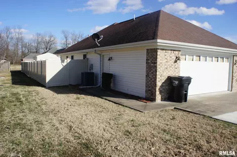 2 Eagle Ln, Metropolis, IL 62960 photo 4