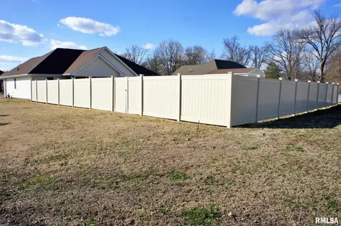 2 Eagle Ln, Metropolis, IL 62960 photo 3