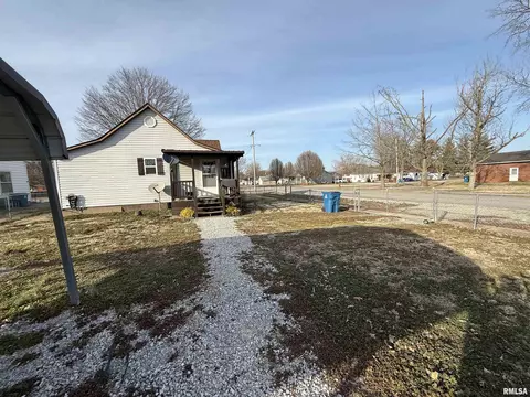 111 E North St, Sesser, IL 62884 photo 13