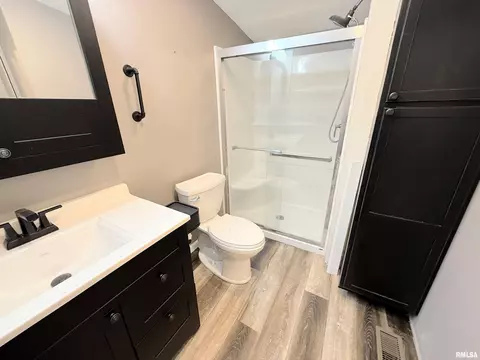 111 E North St, Sesser, IL 62884 photo 8