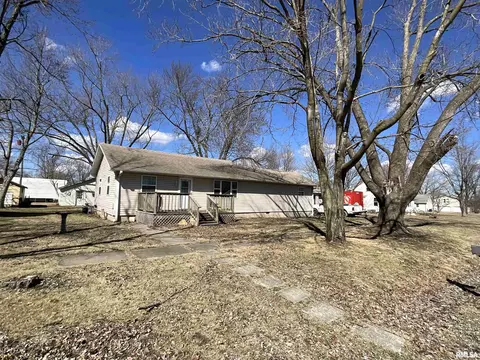 721 Illinois St, Alma, IL 62807