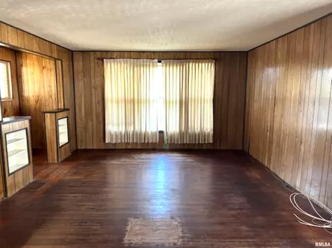 307 Elm St, Salem, IL 62881 photo 9