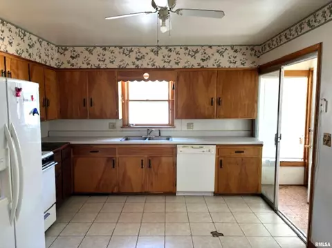 307 Elm St, Salem, IL 62881 photo 8