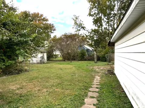 307 Elm St, Salem, IL 62881 photo 3