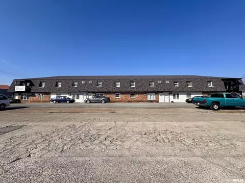 6176 Bayer Cir, Carterville, IL 62918
