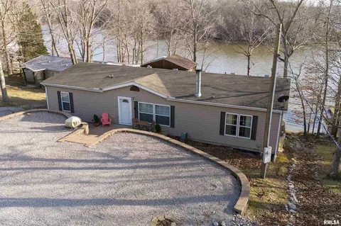 2360 Egyptian Hills Dr, Creal Springs, IL 62922