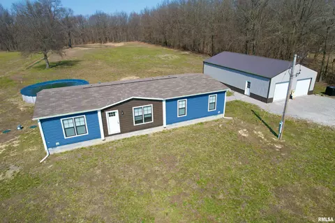 2979 Bundyville Rd, Walnut Hill, IL 62893